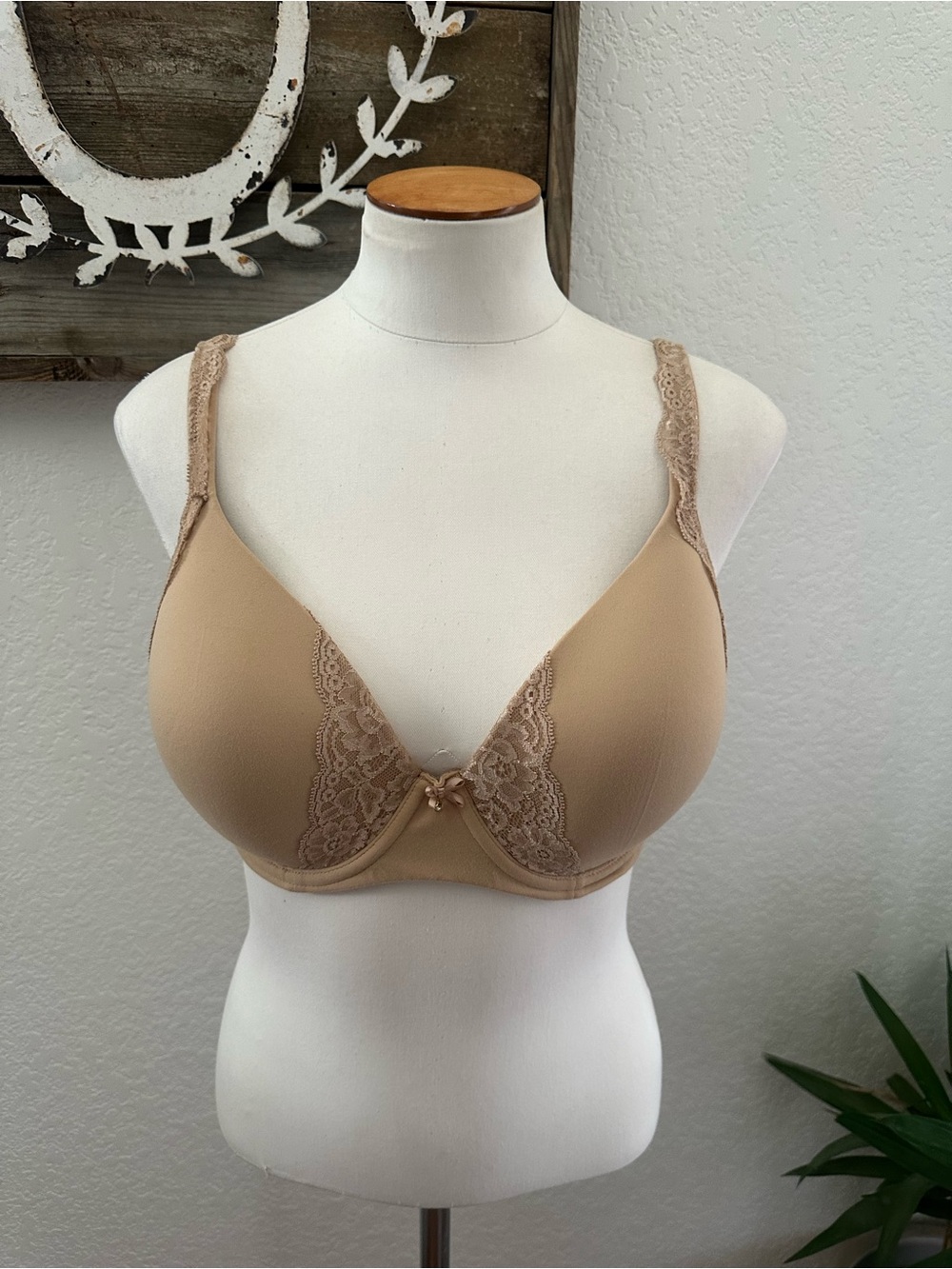 Soma Embraceable full coverage lace trim soft tan bra size 36DD NWT